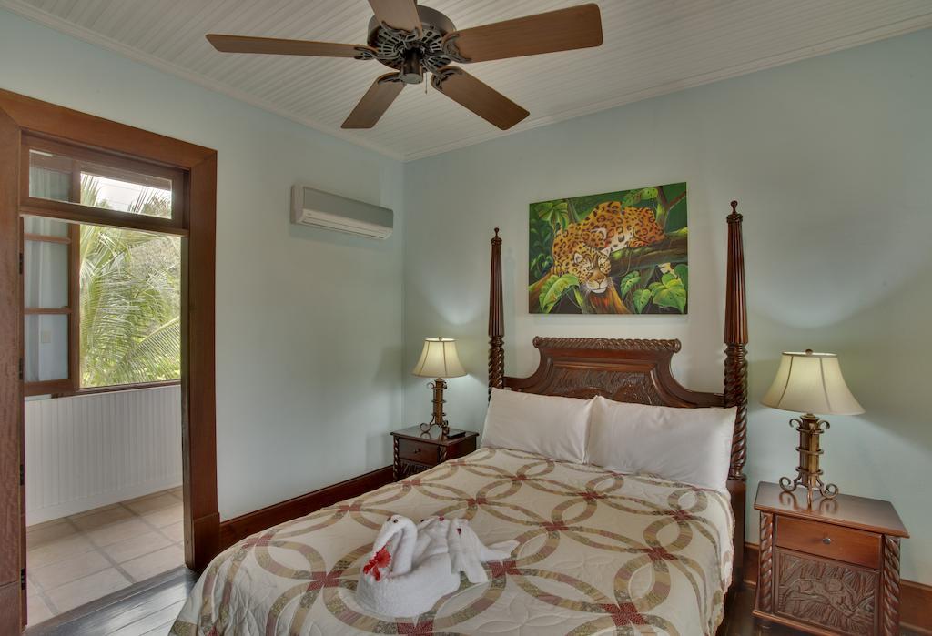 Mahogany Hall Luxury Boutique Resort Сан-Игнасио Экстерьер фото