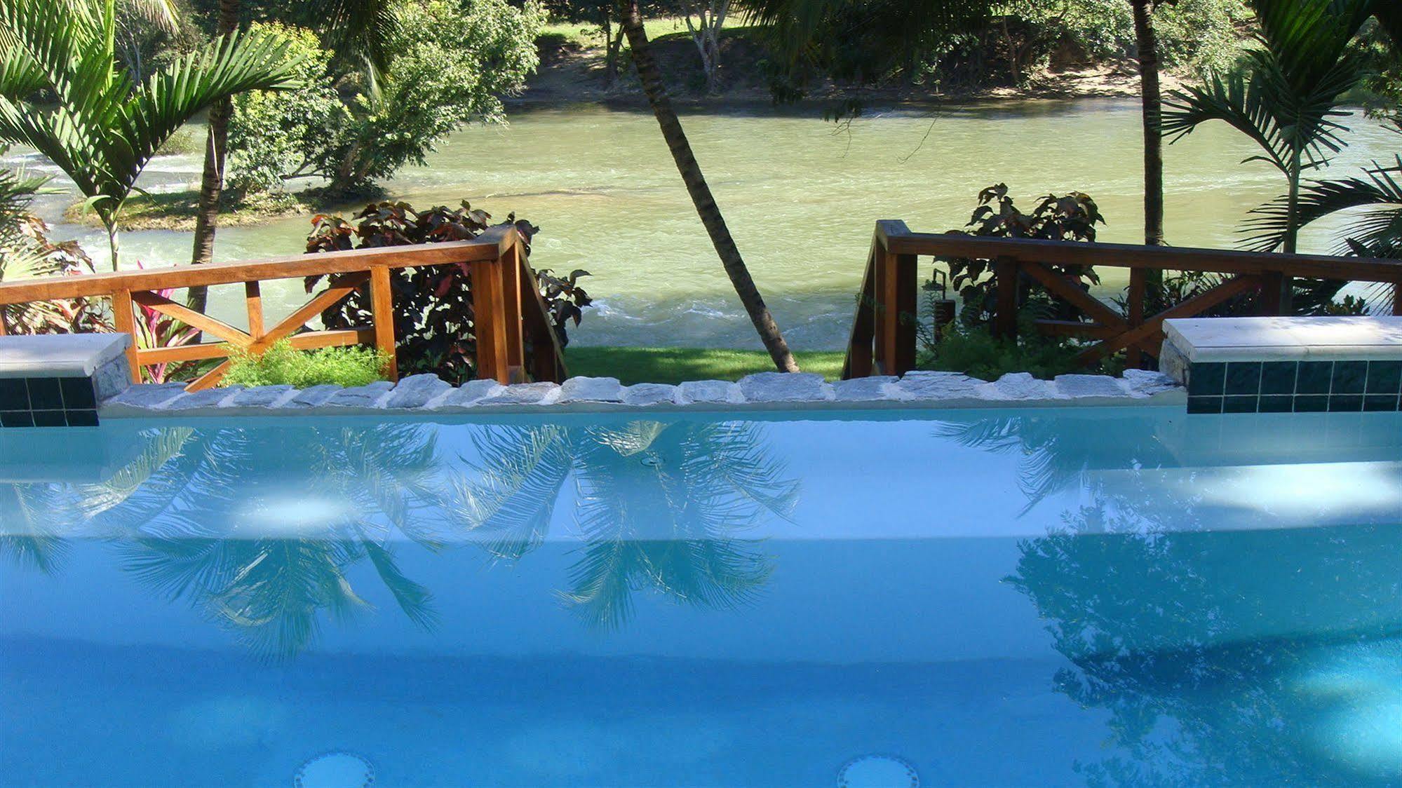 Mahogany Hall Luxury Boutique Resort Сан-Игнасио Экстерьер фото